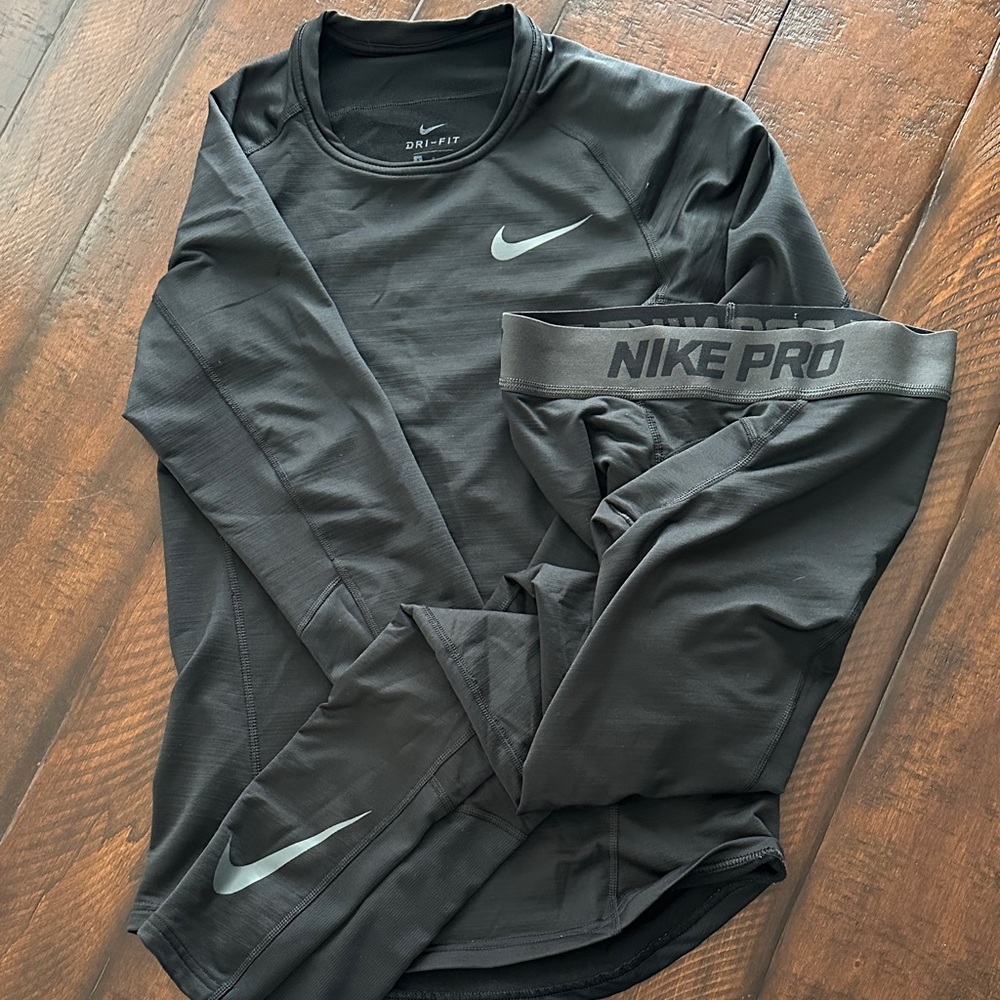 Adult S Nike Dri-Fit Long Sleeve Top and Bottom
